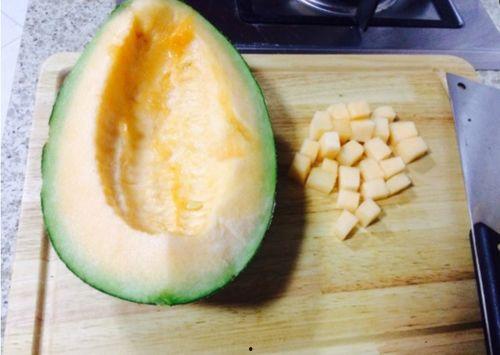 哈密瓜蒸熟怎么吃,解锁新口感的健康美味吃法